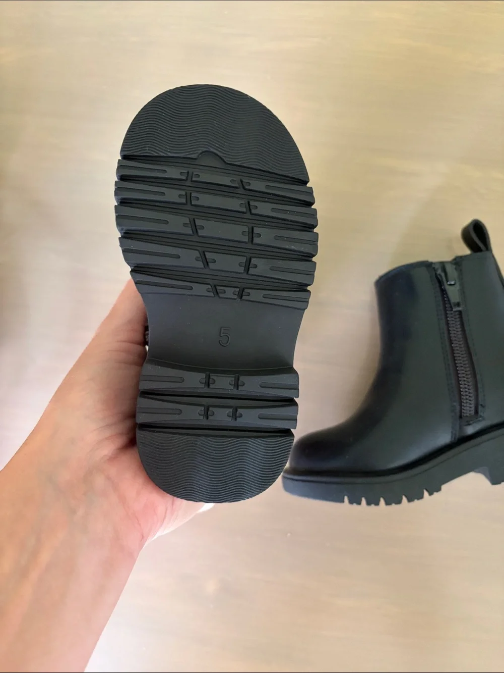 Gap Black Baby Ankle Chelsea Boots Size 5